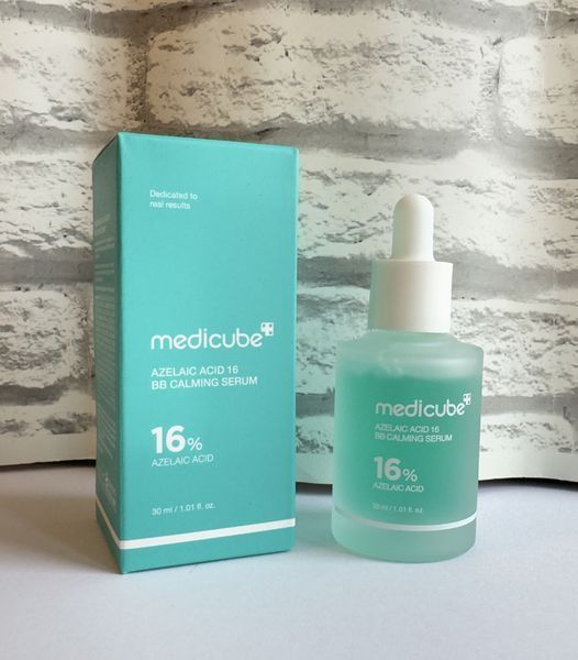Заспокійлива сироватка з 16% азелаїнової кислоти Medicube Azelaic Acid 16 BB Calming Serum 30 мл термін 01.2028 фото