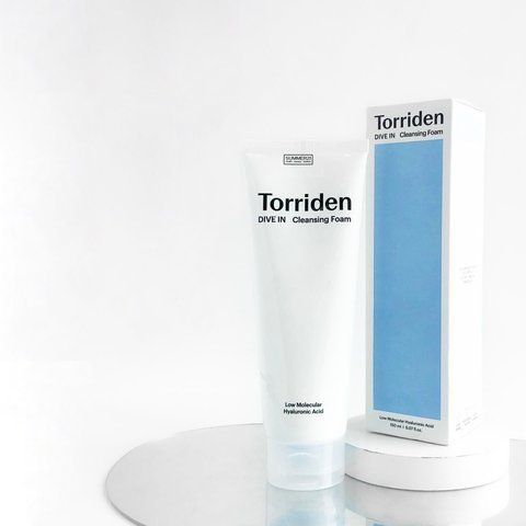 Пінка для обличчя зволожувальна Torriden DIVE-IN Low Molecular Hyaluronic Acid Cleansing Foam 150ml 2764143207 фото