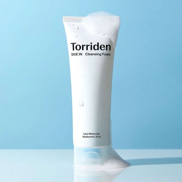 Пінка для обличчя зволожувальна Torriden DIVE-IN Low Molecular Hyaluronic Acid Cleansing Foam 150ml 2764143207 фото