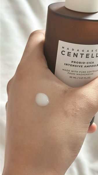 Зміцнювальна ампульна сироватка з пробіотиками SKIN1004 Madagascar Centella Probio-Cica Intensive Ampoule 95 мл Терміни 02.2028 фото